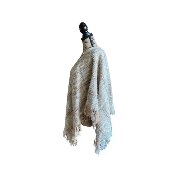 Boyne Valley Weavers plaid Pancho - Picture 5 of 5